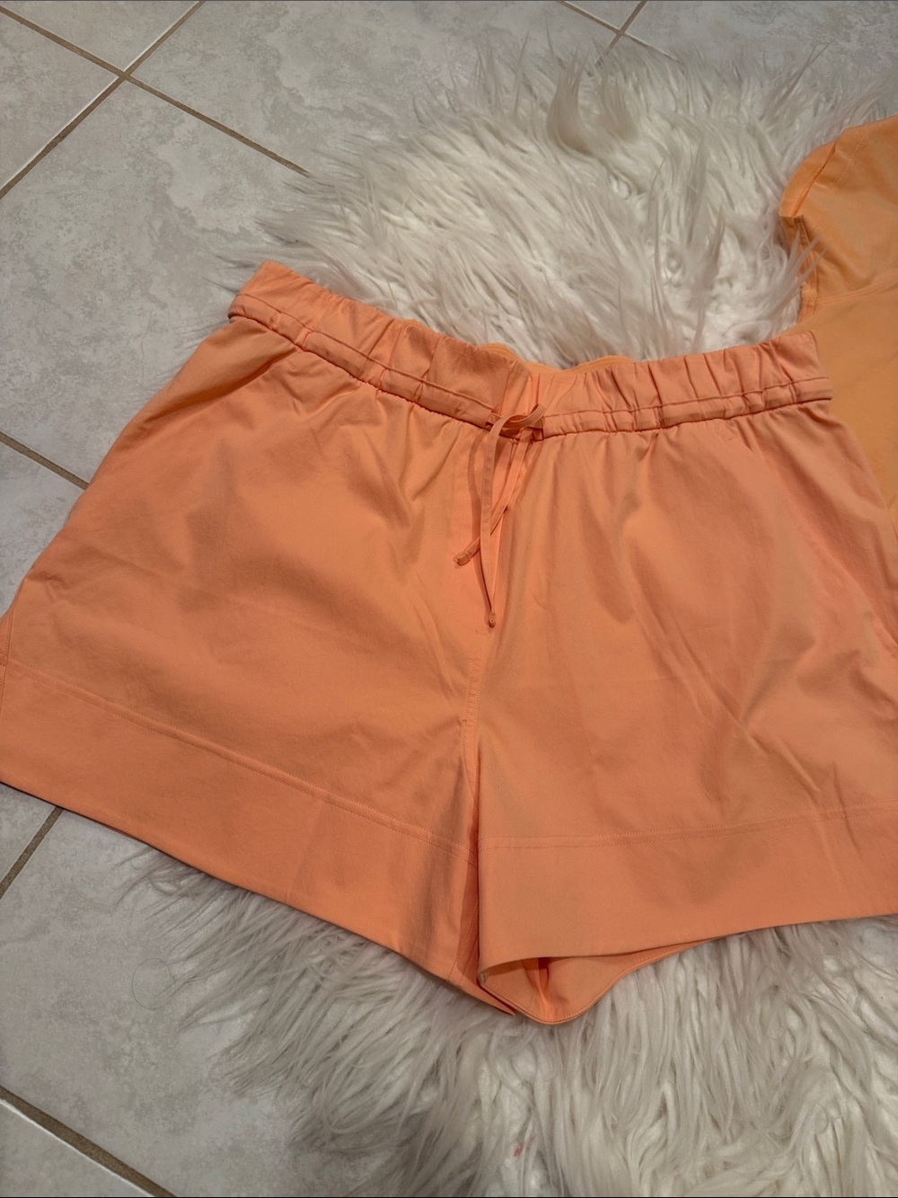 Lululemon Peach Color Short Set - Picture 2 of 6